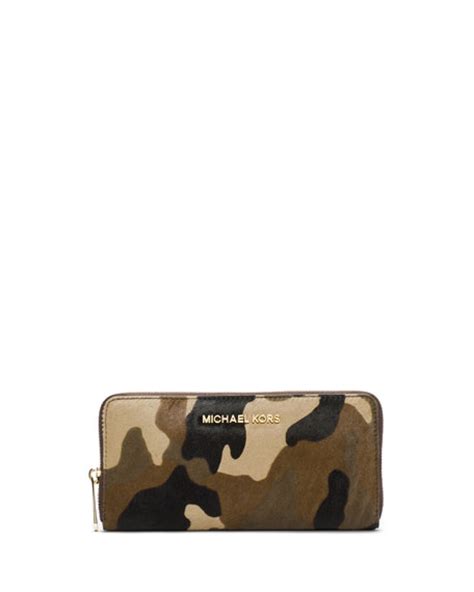 Michael kors camo wallet + FREE SHIPPING 